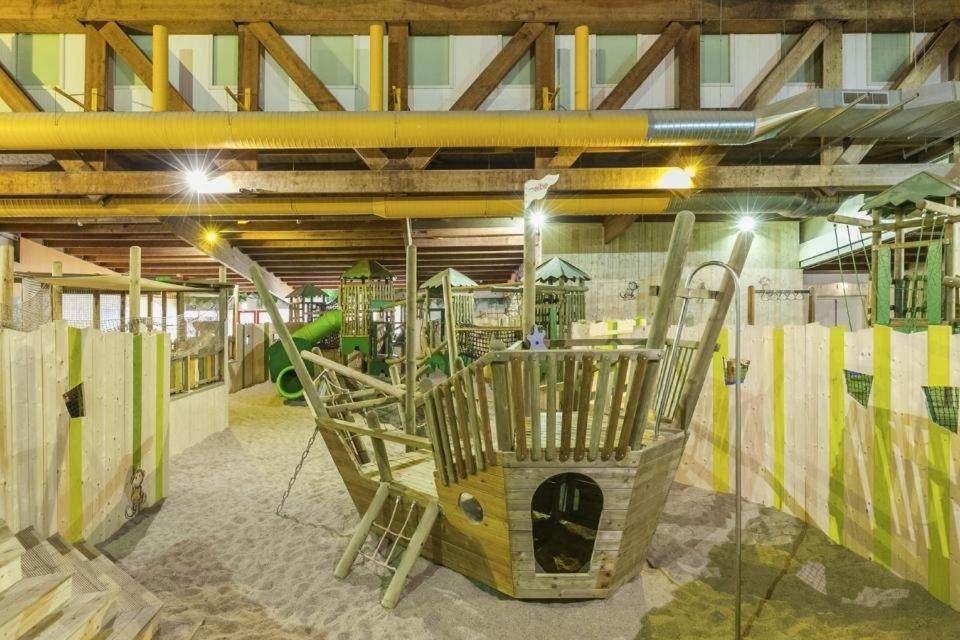 Het Familie Boshuisje - Vakantiewoning Op Prachtig Park Met Veel Faciliteiten Inc Ligbad Gramsbergen Экстерьер фото